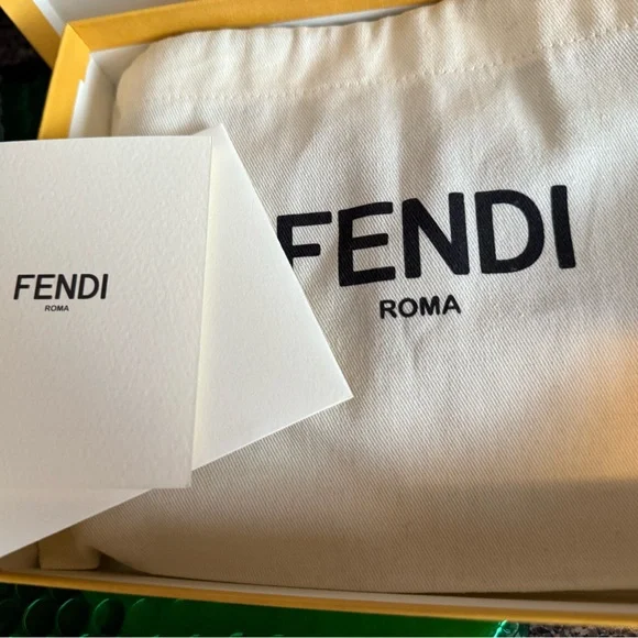 *Beautiful* Fendi - Selleria Peekaboo Long Wallet - Picture 12 of 13